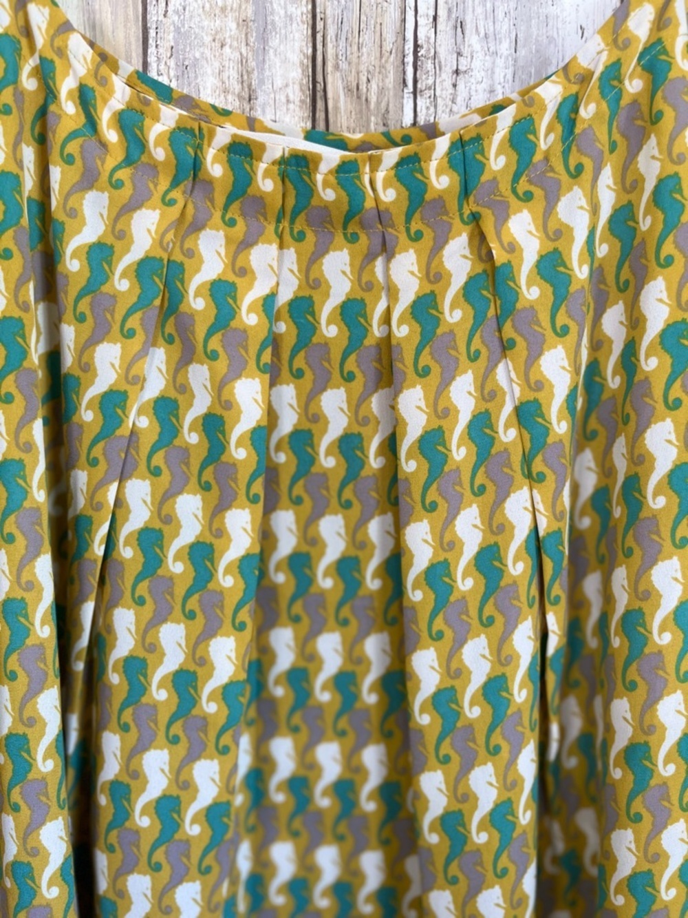 Cabi Seahorse Print Cami Top Coastal Beachy Yellow Green Tank Size M - Picture 4 of 5